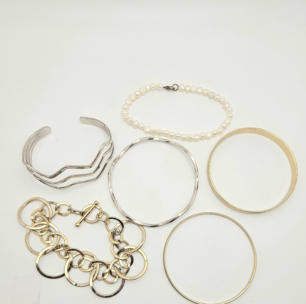 🟢3/$19🟢 Lot of 6 Mixed Silver Gold Bracelets Party Festive Dressup